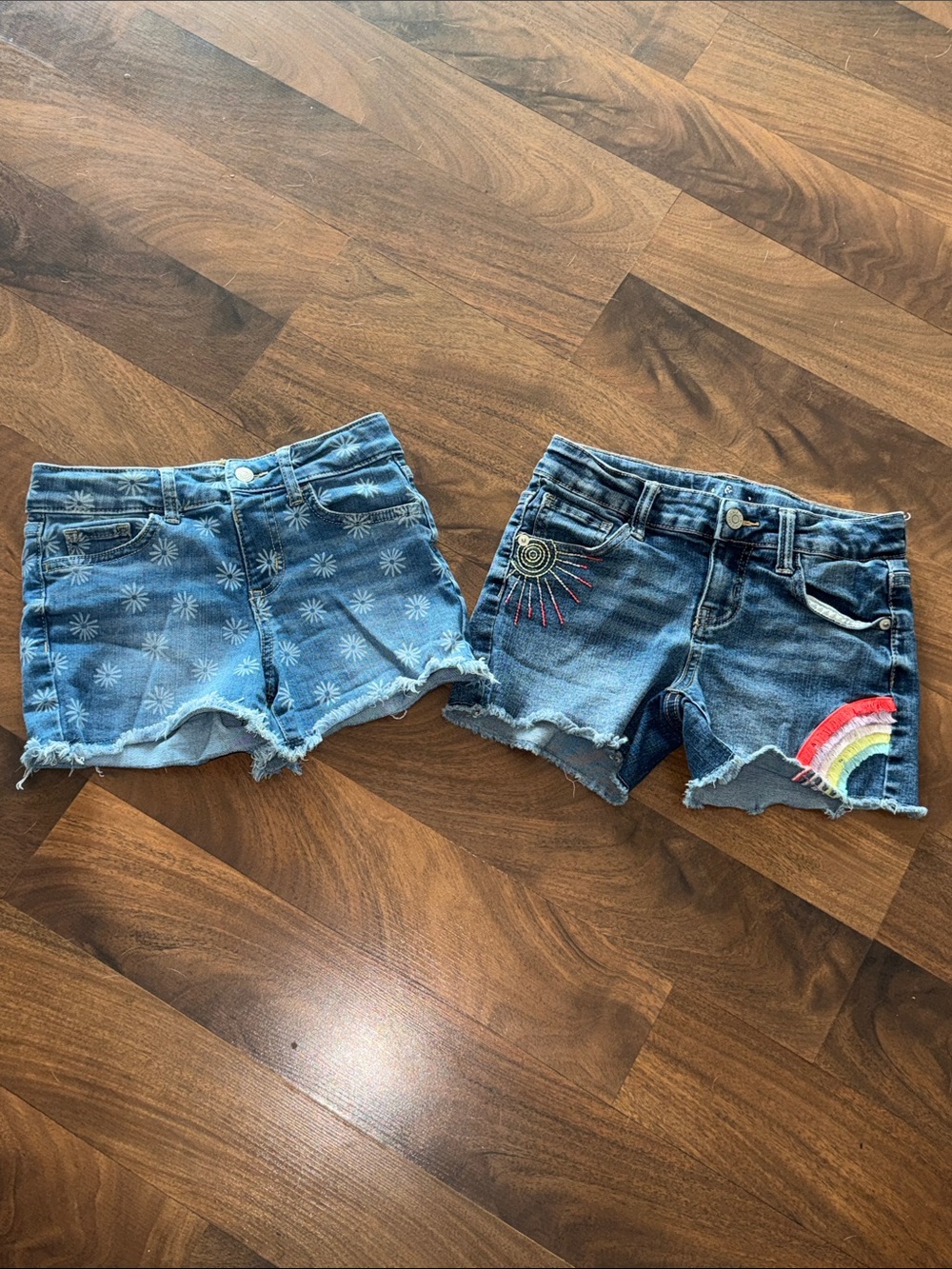 Kids Denim Shorts Set with Daisy Print & Rainbow Embroidery - Blue